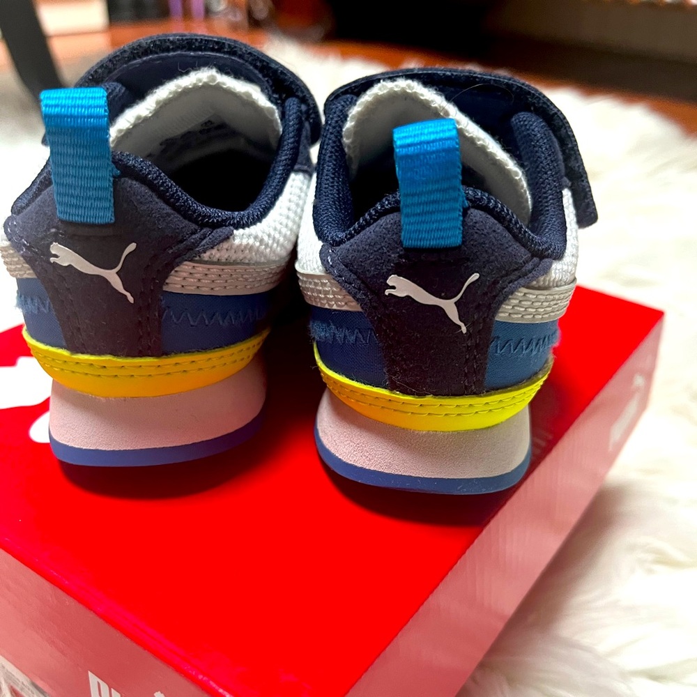 Shoes - Picture 6 of 7